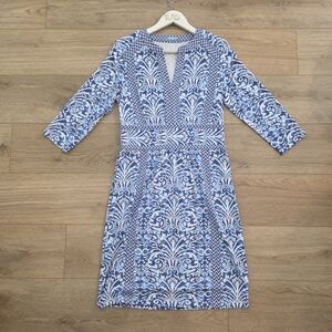 NEW J. McLaughlin Lola Knit V-Neck  3/4 Sleeve Dress Sz Medium Blue White Print